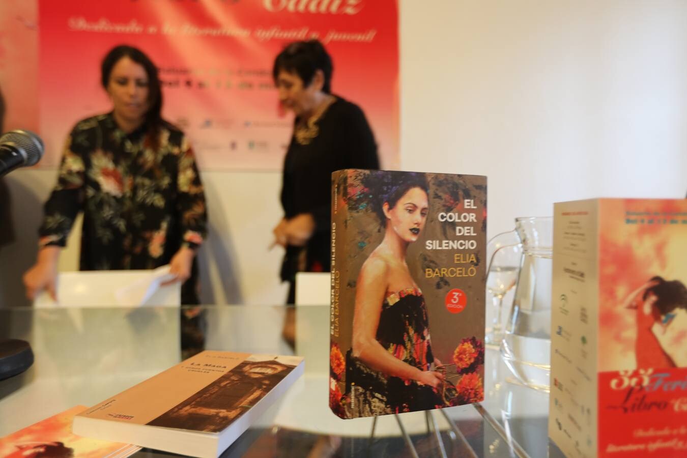 Elia Barceló inaugura la 33º Feria del Libro de Cádiz en el Baluarte